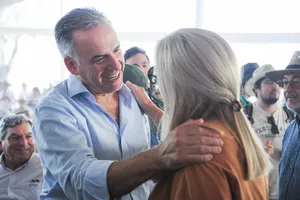 Presidente Orsi asistió a inauguración de cosecha de girasol