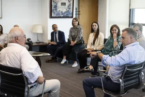 Presidente Orsi recibió a ciudadanos uruguayos que retornaron de Medio Oriente