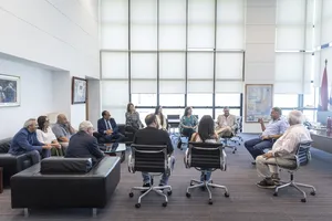 Presidente Orsi recibió a ciudadanos uruguayos que retornaron de Medio Oriente