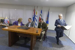 Presidente Orsi partió a la Cumbre de la Celac