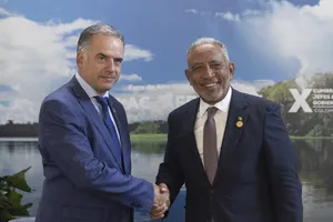 Créditos: Camilo Dos Santos (fotografía) / Presidencia de la República (fuente institucional) Reunión del presidente Orsi con primer ministro de San Vicente y Granadinas, Godwin Friday