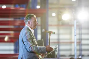 Orsi en inauguración de obras de empresa logística