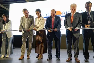 Orsi en inauguración de obras de empresa logística