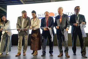Orsi en inauguración de obras de empresa logística