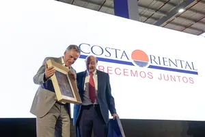 Orsi en inauguración de obras de empresa logística