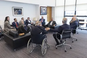 Orsi firmó declaratorias con Sociedad Interamericana de Prensa