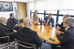Presidente Orsi recibe a representantes de Neflix