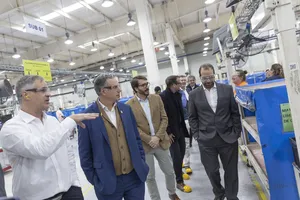 Orsi visitó las instalaciones de Joyson Safety Systems Uruguay, en San José