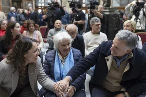 Correo lanza sello conmemorativo en homenaje a José Mujica