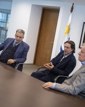 Orsi recibió a representantes de la AUF y de la Secretaría Nacional del Deporte