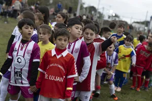 Inauguración de la iluminación de la primera cancha de baby fútbol