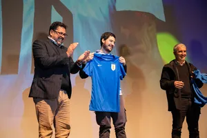 Estudiantes de liceos y UTU alentaron a la selección uruguaya en el auditorio del Sodre