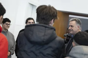 Orsi con becarios del INAU