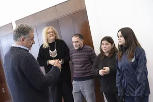 Créditos: Camilo Dos Santos, Ignacio Turell (fotografía) / Presidencia de la República (fuente institucional) Orsi entregó pabellones a estudiantes del liceo n°1 de Montevideo