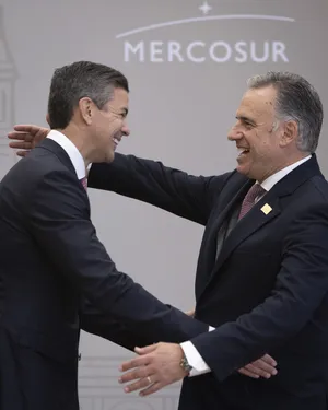 Presidente Orsi asistió a la 68.ª Cumbre del Mercosur en Paraguay