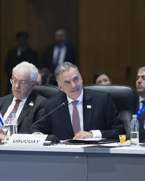 Presidente Orsi asistió a la 68.ª Cumbre del Mercosur en Paraguay