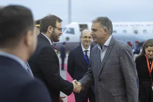 Arribo del presidente Yamandú Orsi a Asunción, Paraguay