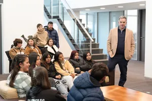 Créditos: Camilo Dos Santos (fotografía) / Presidencia de la República (fuente institucional) Presidente Orsi recibe a liceales de pueblo Yacaré