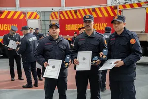 Condecoración a efectivos integrantes de misión oficial desplegada en Chile