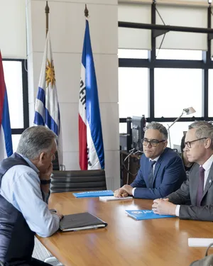 Créditos: Camilo Dos Santos (fotografía) / Presidencia de la República (fuente institucional) Presidente Orsi recibió al director regional de Unicef, Roberto Benes