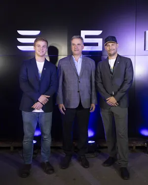 Presidente de la República, Yamandú Orsi, en presentación de Tesla en Uruguay