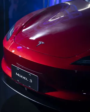 Presidente de la República, Yamandú Orsi, en presentación de Tesla en Uruguay