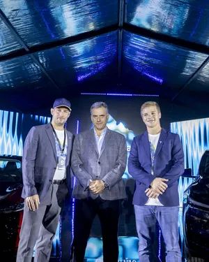 Presidente de la República, Yamandú Orsi, en presentación de Tesla en Uruguay