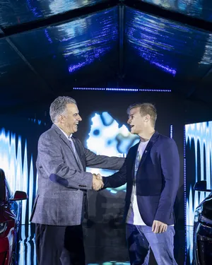 Presidente de la República, Yamandú Orsi, en presentación de Tesla en Uruguay