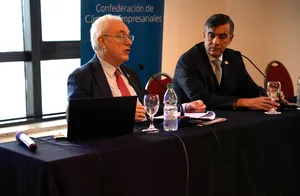 Créditos: Manuel Tort (fotografía) / Presidencia de la República (fuente institucional) Canciller Lubetkin con empresarios