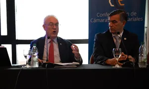Créditos: Manuel Tort (fotografía) / Presidencia de la República (fuente institucional) Canciller Lubetkin con empresarios
