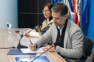 ANEP firmó convenio con la fundación Teletón para formación de docentes