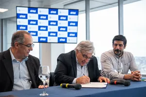 Antel y MEC firman acuerdo que promueve universalización del acceso a las TICs