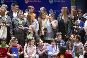 Orsi asistió inauguración de viviendas en el departamento de Salto