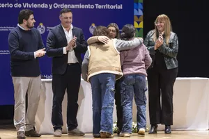 Orsi asistió inauguración de viviendas en el departamento de Salto