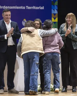 Orsi asistió inauguración de viviendas en el departamento de Salto