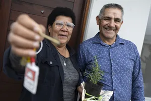 Orsi asistió inauguración de viviendas en el departamento de Salto