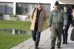 Presidente Orsi en Base Aérea n°.1