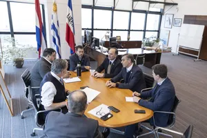 Créditos: Camilo Dos Santos (fotografía) / Presidencia de la República (fuente institucional) Orsi recibió a Confederación de Cámaras Empresariales
