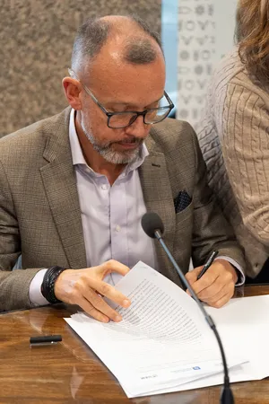 Acuerdo permitirá construcción de planta de consolidación de envases