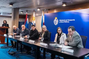 Firma de contrato entre CND y Serviam
