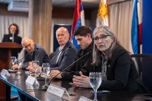 Firma de contrato entre CND y Serviam