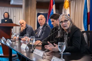 Firma de contrato entre CND y Serviam