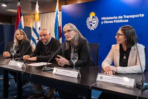 MTOP firmó convenios socicales