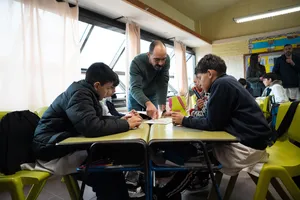 Bicentenario Florida: Talleres de caricatura en escuela n°47 y liceo n°2