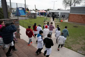 Celebración del Día del Niño en Plaza de Deporte n.° 10 de Cerro Norte