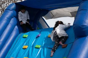 Celebración del Día del Niño en Plaza de Deporte n.° 10 de Cerro Norte