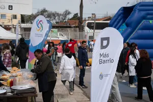 Celebración del Día del Niño en Plaza de Deporte n.° 10 de Cerro Norte