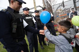 Celebración del Día del Niño en Plaza de Deporte n.° 10 de Cerro Norte