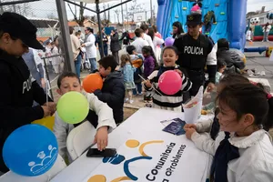 Celebración del Día del Niño en Plaza de Deporte n.° 10 de Cerro Norte