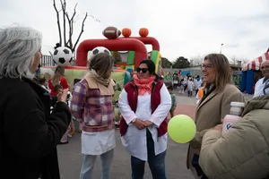 Celebración del Día del Niño en Plaza de Deporte n.° 10 de Cerro Norte